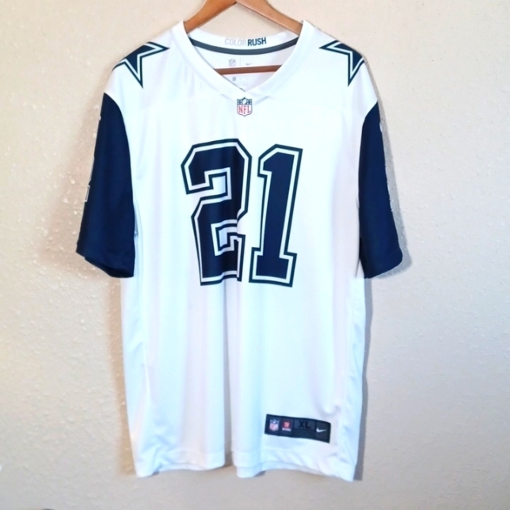 NWOT Nike Cowboys Dallas Ezekiel Elliott Shirt.
